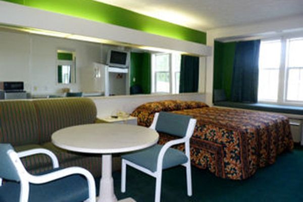Hotel HOLIDAY LODGE (Greensboro)